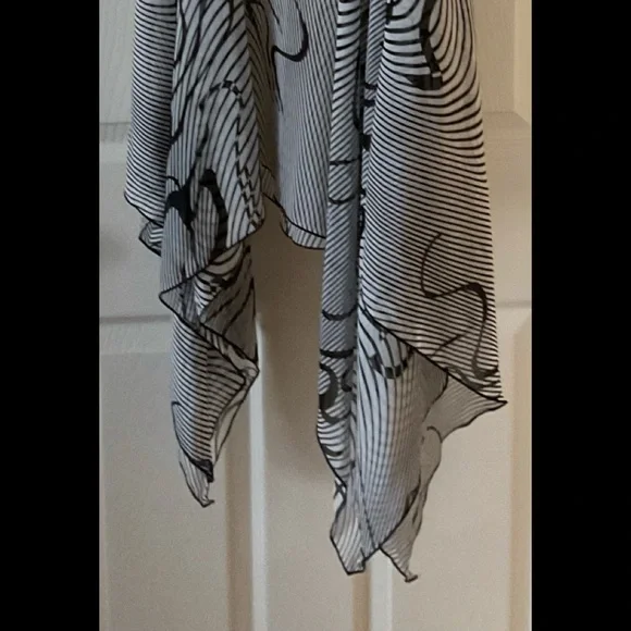 Coverup - Picture 3 of 4